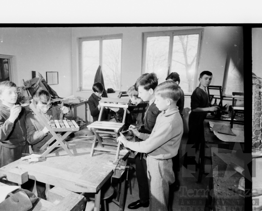 THM-BJ-00516 - Politechnikai oktatás egy tolnai iskolában az 1960-as években