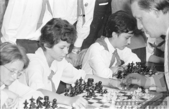 THM-BJ-00964 - Úttörő sakkverseny a szekszárdi Babits Mihály Általános Iskolában az 1960-as években