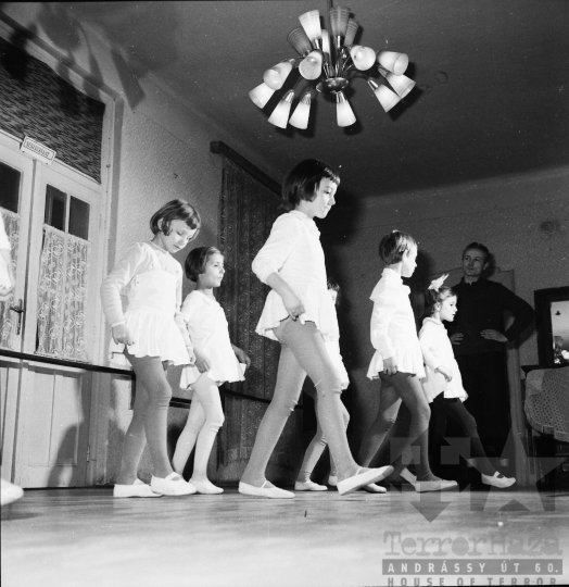 THM-BJ-00978 -Balettoktatás a szekszárdi művelődési házban az 1960-as években