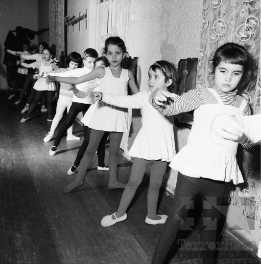 THM-BJ-00980 - Balettoktatás a szekszárdi művelődési házban az 1960-as években