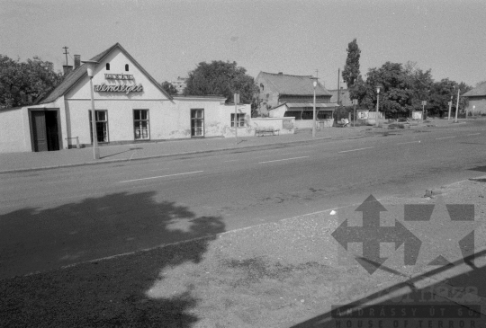 THM-BJ-01016 - Szekszárdi utcakép az 1970-es években