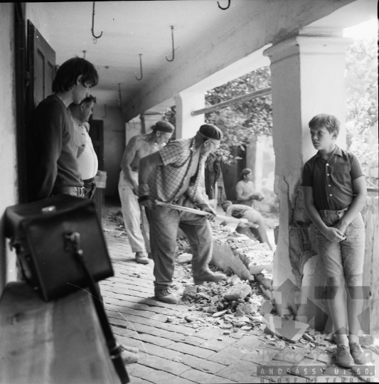 THM-BJ-01171 - Az őcsényi Lovas-házat a szentendrei Skanzenbe szállítják az 1970-es években