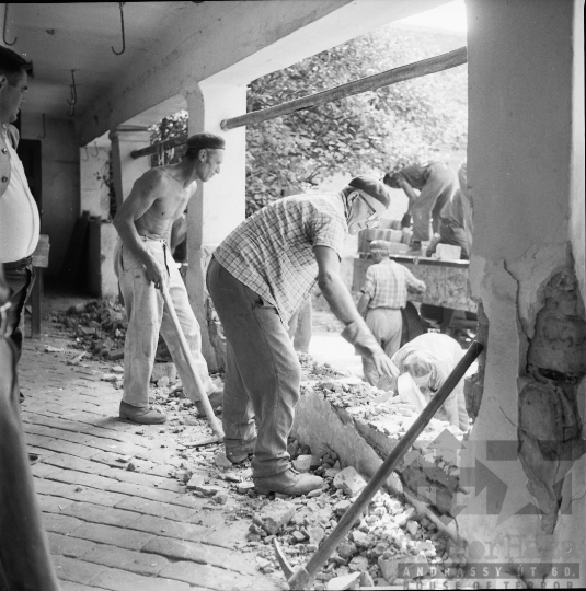 THM-BJ-01172 - Az őcsényi Lovas-házat a szentendrei Skanzenbe szállítják az 1970-es években