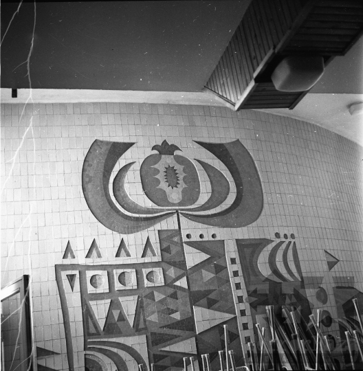 THM-BJ-01290a - Mozaik Szekszárdon az 1970-es években