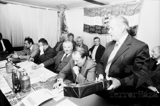 THM-BJ-01353 - Várongi Petőfi Mezőgazdasági Termelőszövetkezet zárszámadó közgyűlése az 1980-as években