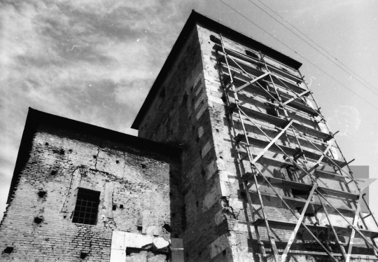 THM-BJ-01426 - Simontornyai vár feltárása és felújítása az 1960-as években