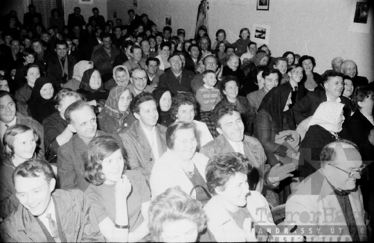 THM-BJ-01679 - Hazafias Népfront által szervezett kulturális előadás Majoson az 1960-as években