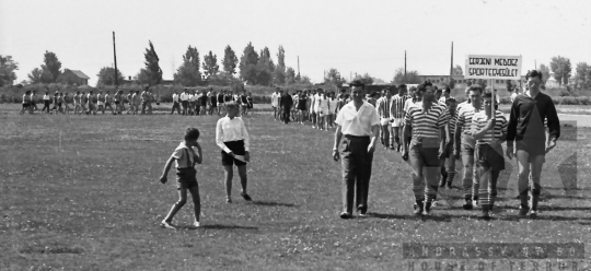 THM-BJ-02447 - Tömegsport rendezvény Szekszárdon az 1960-as években
