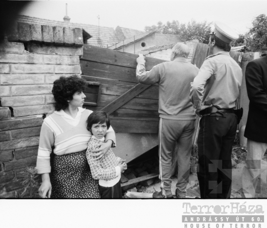 THM-BJ-03249 - Házbontásokat megelőző árverés Szekszárdon az 1980-as években