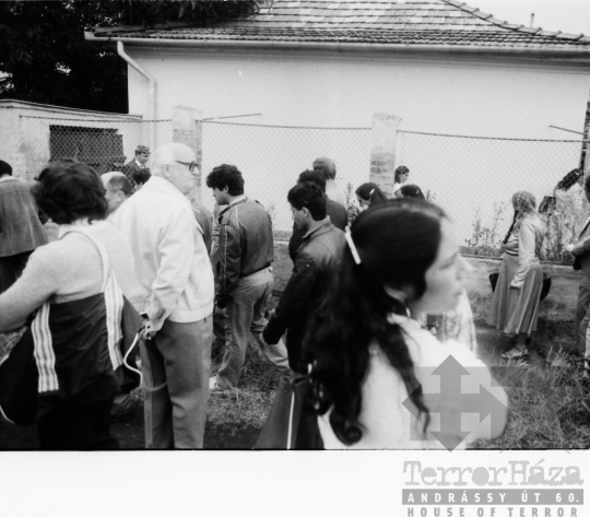 THM-BJ-03250 - Házbontásokat megelőző árverés Szekszárdon az 1980-as években