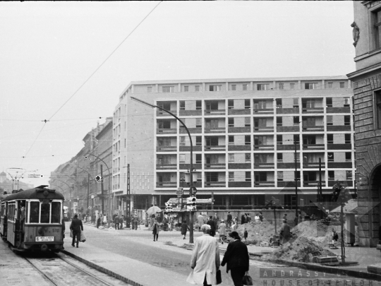 THM-BJ-03577 - Budapest az 1960-as években