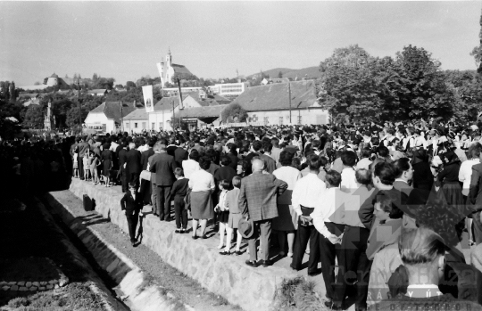 THM-BJ-03647 - Népünnepély Pécsváradon az 1960-as években