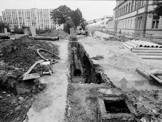 THM-BJ-03848 - Szekszárdi-séd betonozása, lefedése az 1970-es években 