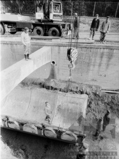 THM-BJ-03851 - Szekszárdi-séd betonozása, lefedése az 1970-es években 
