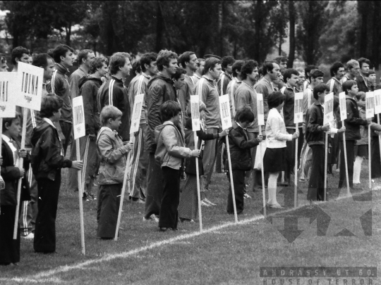 THM-BJ-03906 - Belügyminisztériumi dolgozók sportversenye Szekszárdon az 1980-as években