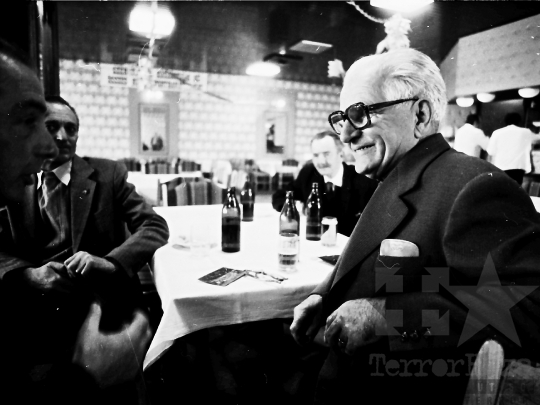 THM-BJ-04311 - Öregfiúk találkozója Szekszárdon az 1980-as években