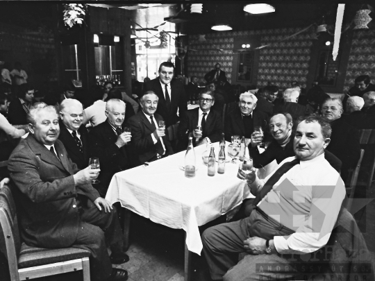 THM-BJ-04317 - Öregfiúk találkozója Szekszárdon az 1980-as években