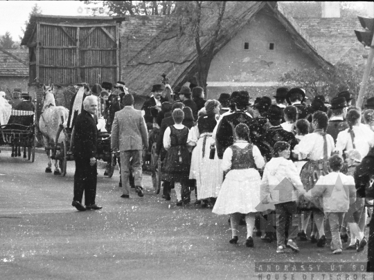 THM-BJ-04595 - Kardos Györgyi néptáncos esküvője Szekszárdon az 1980-as években