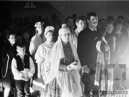 THM-BJ-04618 - Kardos Györgyi néptáncos esküvője Szekszárdon az 1980-as években