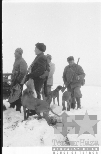 THM-BJ-04708 - Téli vadászat Tolna-Mözsön az 1960-as években