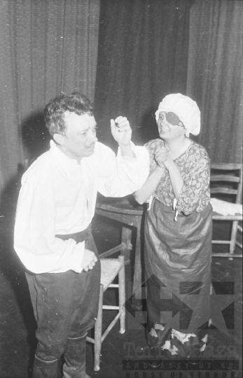 THM-BJ-04781 - Tolnai amatőr színjátszók előadása Závodon az 1960-as években