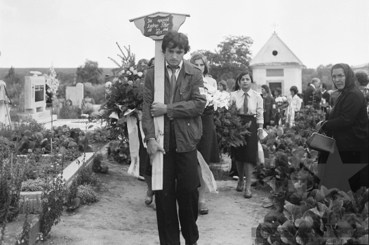 THM-BJ-05024 - Ambrus Péter középiskolai tanár temetése Zombán az 1970-es években