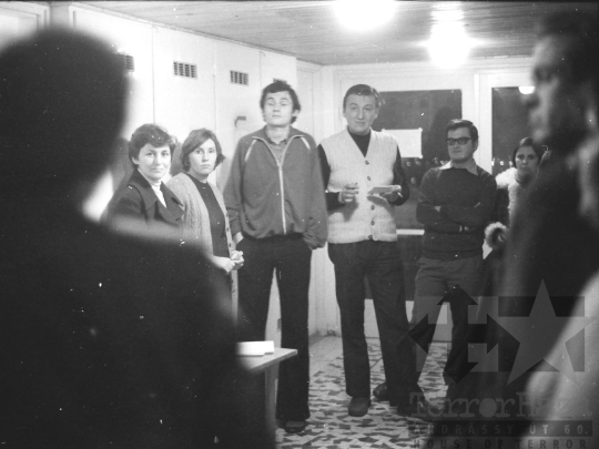 THM-BJ-05091 - Lakógyűlés egy szekszárdi társasházban az 1970-es években