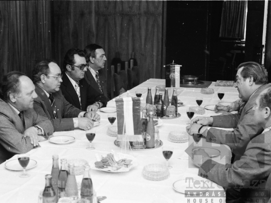 THM-BJ-05366 - Keletnémet pártküldöttség Szekszárdon az 1970-es években