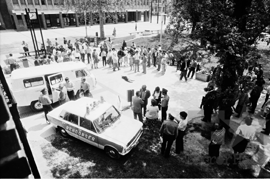 THM-BJ-05640 - Rendőri intézkedés Szekszárdon az 1980-as években 
