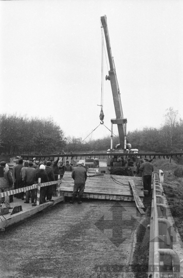 THM-BJ-06112 - Viadukt felújítás a 6-os úton Mecseknádasd és Pécsvárad között az 1970-es években 