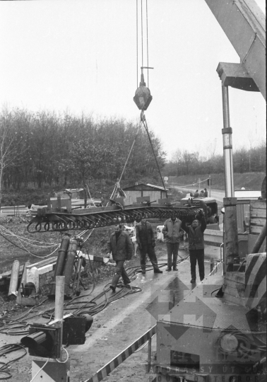 THM-BJ-06117 - Viadukt felújítás a 6-os úton Mecseknádasd és Pécsvárad között az 1970-es években 