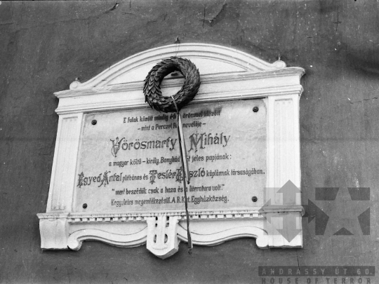 THM-BJ-06153 - Vörösmarty Mihály emléktáblája Bonyhádon az 1970-es években