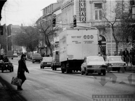 THM-BJ-06470 - Szekszárdi utcakép az 1980-as években