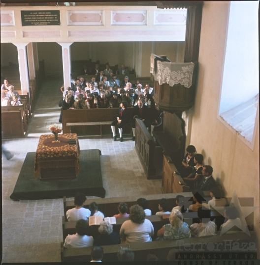THM-BJ-08202 - Istentisztelet a mórágyi református templomban az 1980-as években