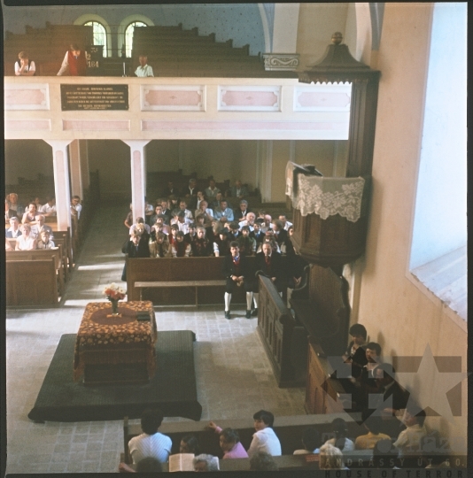 THM-BJ-08204 - Istentisztelet a mórágyi református templomban az 1980-as években