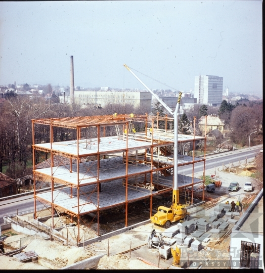 THM-BJ-08388 - Irodaház építése Veszprémben az 1970-es években
