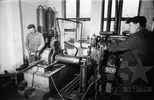 THM-BJ-08419 - Gyönki termelőszövetkezet gépállomása az 1960-as években