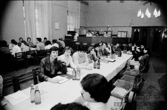 THM-BJ-08731 - Szekszárdi KISZ-vezetők értekezlete az 1980-as években 