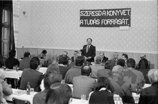 THM-BJ-08988 - Könyvnapi rendezvény Lengyelben az 1980-as években