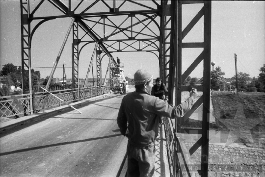 THM-BJ-09479 - Szekszárdi Sió-híd felújítása az 1980-as években