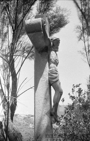 THM-BJ-09492 - Cenci néni keresztje Szekszárdon az 1980-as években