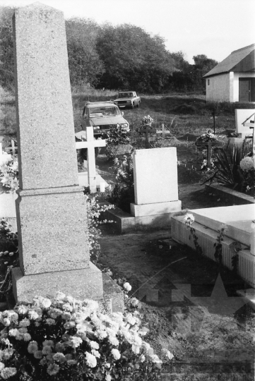 THM-BJ-09522 - Grábóci szociális otthon temetője az 1980-as években