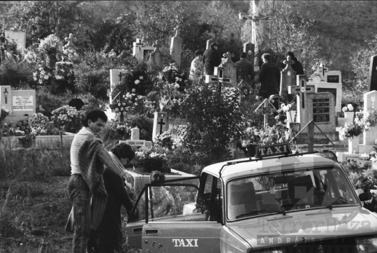 THM-BJ-09524 - Grábóci szociális otthon temetője az 1980-as években