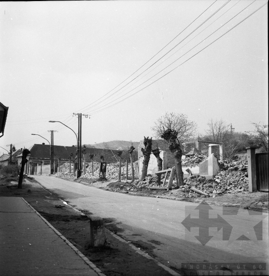 THM-BJ-09824 - Szekszárdi Mérey utca bontása az 1960-as években