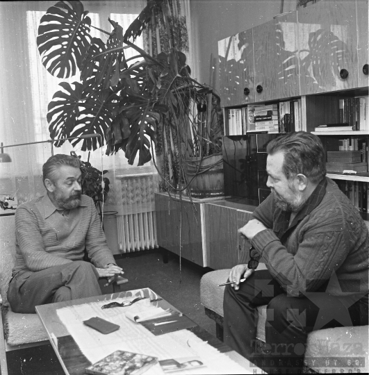 THM-BJ-11060b - Rockenbauer Pál és Ordas Iván újságíró az 1980-as években