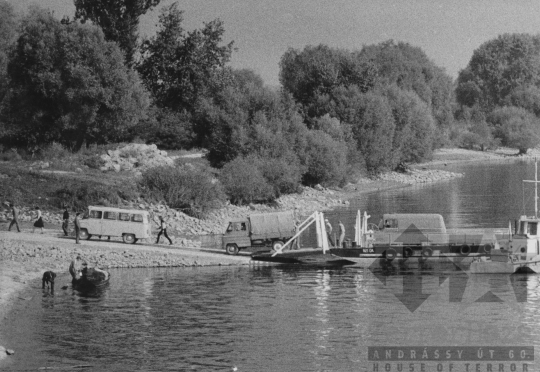 THM-BJ-11369 - Kompkikötő Fadd-Domborinál az 1980-as években