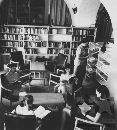 THM-BJ-11602 - Paksi könyvtár az 1960-as években