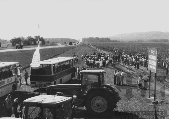 THM-BJ-11858 - A Kukoricatermesztési Szocialista Együttműködés bemutató Szekszárdon az 1970-es években