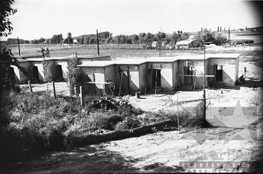 THM-BJ-00007 - Kommunista Ifjúsági Szövetség fadd-dombori táborának építése az 1960-as években 