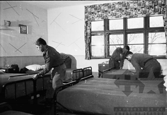 THM-BJ-00014 - Szekszárdi Budai Nagy Antal laktanya az 1960-as években 